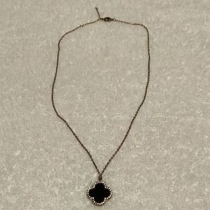 Black & Gold Gorgeous Clover Pendant Necklace
